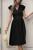 Robe d’été plissée trapèze noire à col en V