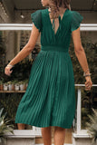 Robe d’été plissée trapèze noire à col en V