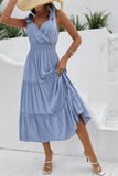 Robe d’été trapèze à col en V gris bleu avec ceinture