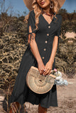 Robe d’été trapèze noire à col en V avec boutons