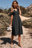 Robe d’été trapèze noire à col en V avec boutons