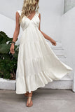 Robe longue d’été blanche à col en V