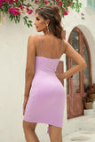 Robe de cocktail moulante en satin lilas avec fleur 3D