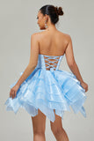 Corset à plusieurs niveaux bleu Une robe de bal sans bretelles avec lacets dans le dos