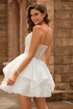 Robe de cocktail corset blanc sans bretelles