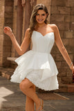 Robe de cocktail corset blanc sans bretelles