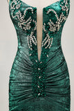 Robe de cocktail courte moulante à perles dorées