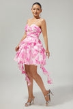 robe de soirée courte imprimée à plusieurs niveaux de fleurs fuchsia blanche