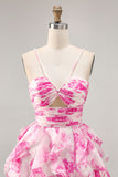 robe de soirée courte imprimée à plusieurs niveaux de fleurs fuchsia blanche