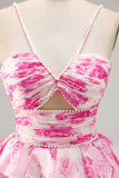 robe de soirée courte imprimée à plusieurs niveaux de fleurs fuchsia blanche