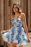 Robe de cocktail courte trapèze à fleurs blanches et bleues à plusieurs niveaux