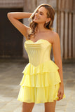 Corset jaune sans bretelles Une Robe de cocktail à plusieurs niveaux