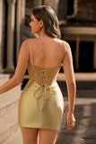 Robe de balle courte perlée à bretelles spaghetti dorées Corset