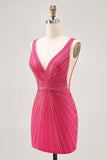 Robe de cocktail courte moulante moulante perlée à col en V fuchsia pour les retrouvailles