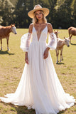 Robe de mariée blanche à col en V profond une ligne en mousseline de soie Sweep Train