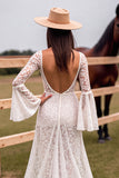 Robe de mariée en dentelle blanche à col en V avec fente