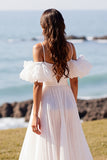 Spaghetti blanc bretelles balayage traîne une robe de mariée ligne