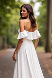 Robe de mariée en satin blanc à volants
