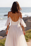 Une ligne blanche épaule dénudée en mousseline de soie robe de mariée de plage