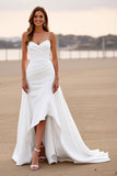 Robe de mariée à bretelles spaghetti blanches froncées hautes basses