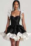 Robe de cocktail courte à volants en satin noir
