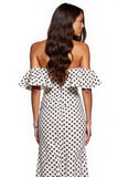 Robe formelle à pois noirs blancs à épaules dénudées avec fente