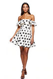 Robe de cocktail blanche à épaules dénudées noires à pois