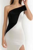 Robe de cocktail midi noire et blanche à une épaule avec fente