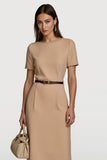 Robe de travail mi-longue moulante en satin camel avec manches