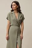 Robe de travail fourreau vert gris à revers crantés avec fente