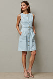 Robe de travail midi à ceinture trapèze bleu clair