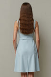Robe de travail midi à ceinture trapèze bleu clair