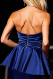 Robe courte de bal en satin bleu marine
