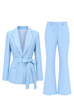 Costume d'affaires 2 pièces bleu en satin à revers en pointe avec ceinture
