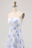 Bleu Floral Une ligne sans bretelles plissée longue robe de demoiselle d’honneur