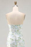 Robe de demoiselle d’honneur sans bretelles imprimée blanche et bleue