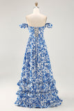 Robe d’invitée de mariage bleue imprimée à volants à épaules dénudées avec fente