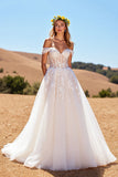 Corset à épaules dénudées Ivoire Une Robe De Mariée En Tulle Ligne.