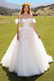 Robe de mariée corset ivoire appliqué à l’épaule dénudée
