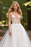 Robe de mariée ivoire à col en V avec appliques