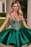 Robe courte de bal en satin vert foncé scintillant avec strass