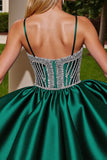 Robe courte de bal en satin vert foncé scintillant avec strass