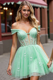 Corset vert menthe une robe courte de retour à la maison avec appliques