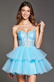 Robe courte de balle en tulle corset bleu ciel à plusieurs niveaux avec appliques