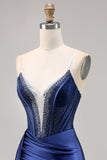 Robe de bal corset perlé en satin bleu marine avec ceinture