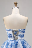 Une ligne sans bretelles à plusieurs niveaux corset blanc bleu fleur maison de bal avec lacets dans le dos