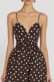 Robe à pois blancs à bretelles spaghetti café