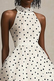 Robe à pois noirs blancs à volants A Line