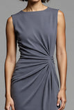 Robe de travail midi fourreau froncé gris avec fente