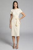 Robe de travail froncée fourreau perlé beige